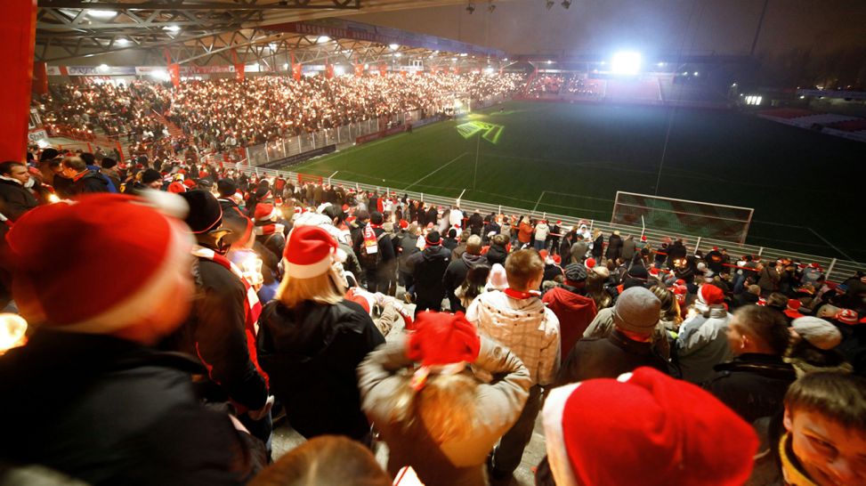 2010, 23.12.: Weihnachtssingen beim 1. FC Union in der Alten Försterei