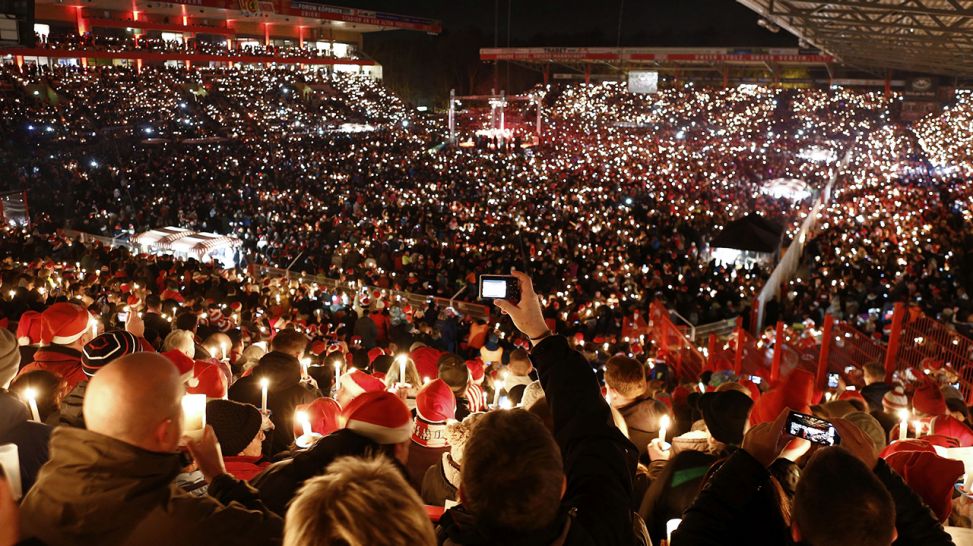 2013, 23.12.: Weihnachtssingen beim 1. FC Union in der Alten Försterei